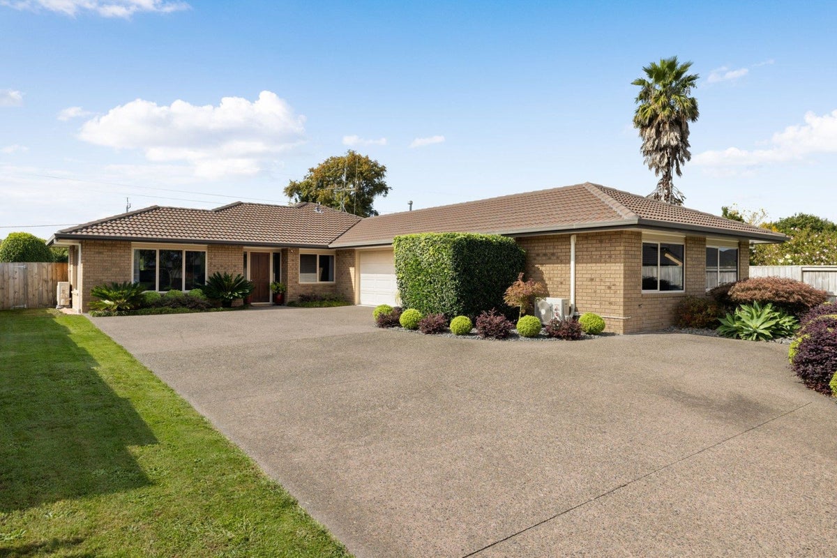 13 Rosewood Court, Huntington, Hamilton - Carousel 1
