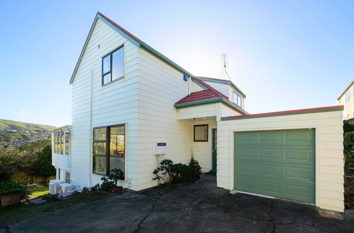 9 Atwood Grove, Churton Park, Wellington - Carousel 2