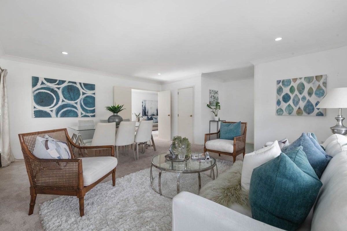 2/60 Whitford Road, Botany Downs, Auckland - Carousel 1