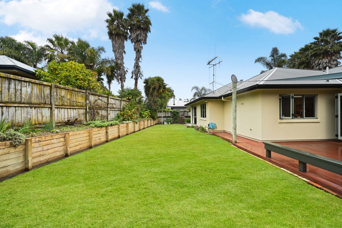 35 Saint James Drive, Huntington, Hamilton - Carousel 20