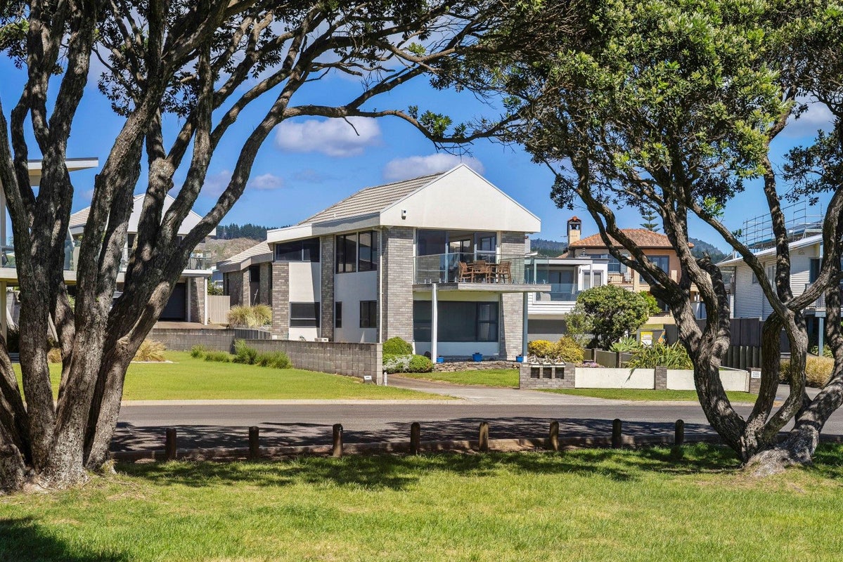 209A Esplanade Drive, Whangamata, Whangamata - Carousel 1