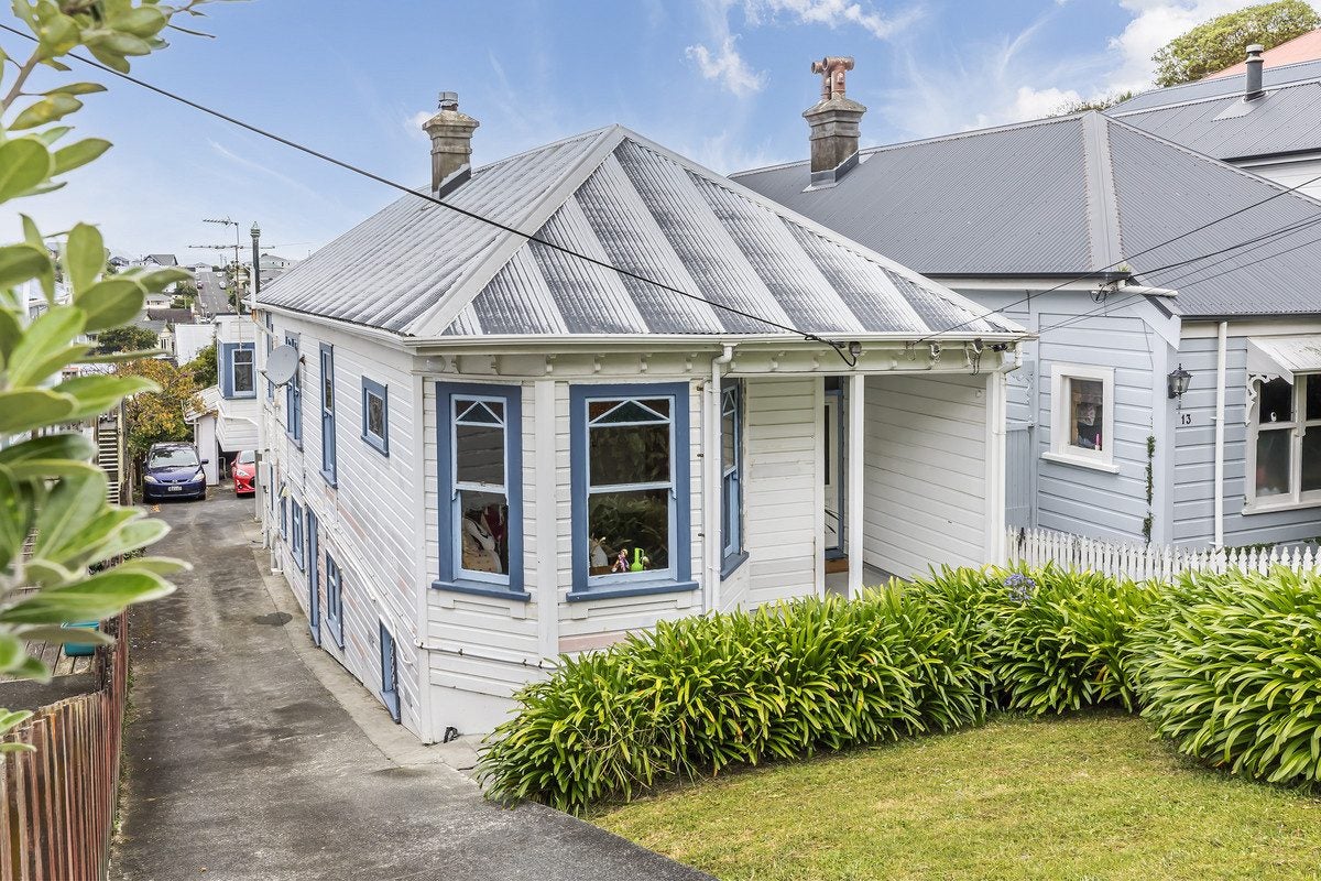 11 Hinau Road, Hataitai, Wellington - Carousel 1