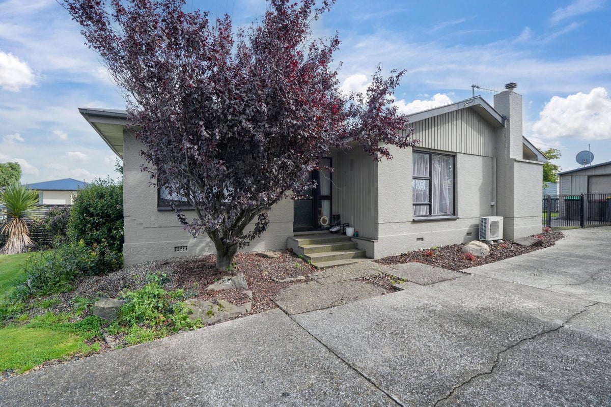 9 Dumbarton Place, Strathern, Invercargill - Carousel 1