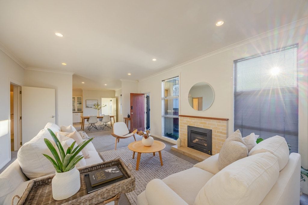 915 Avenue Road East, Parkvale, Hastings - Carousel 1