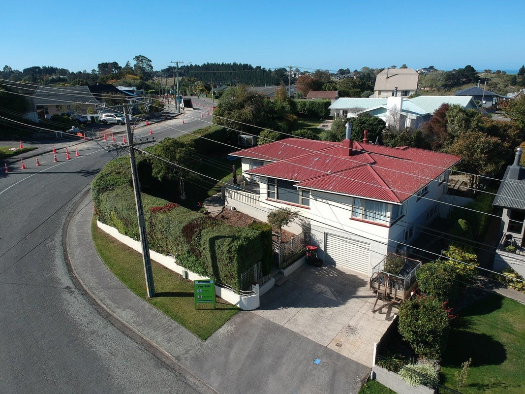 152 Eden Street, Oamaru - Carousel 19