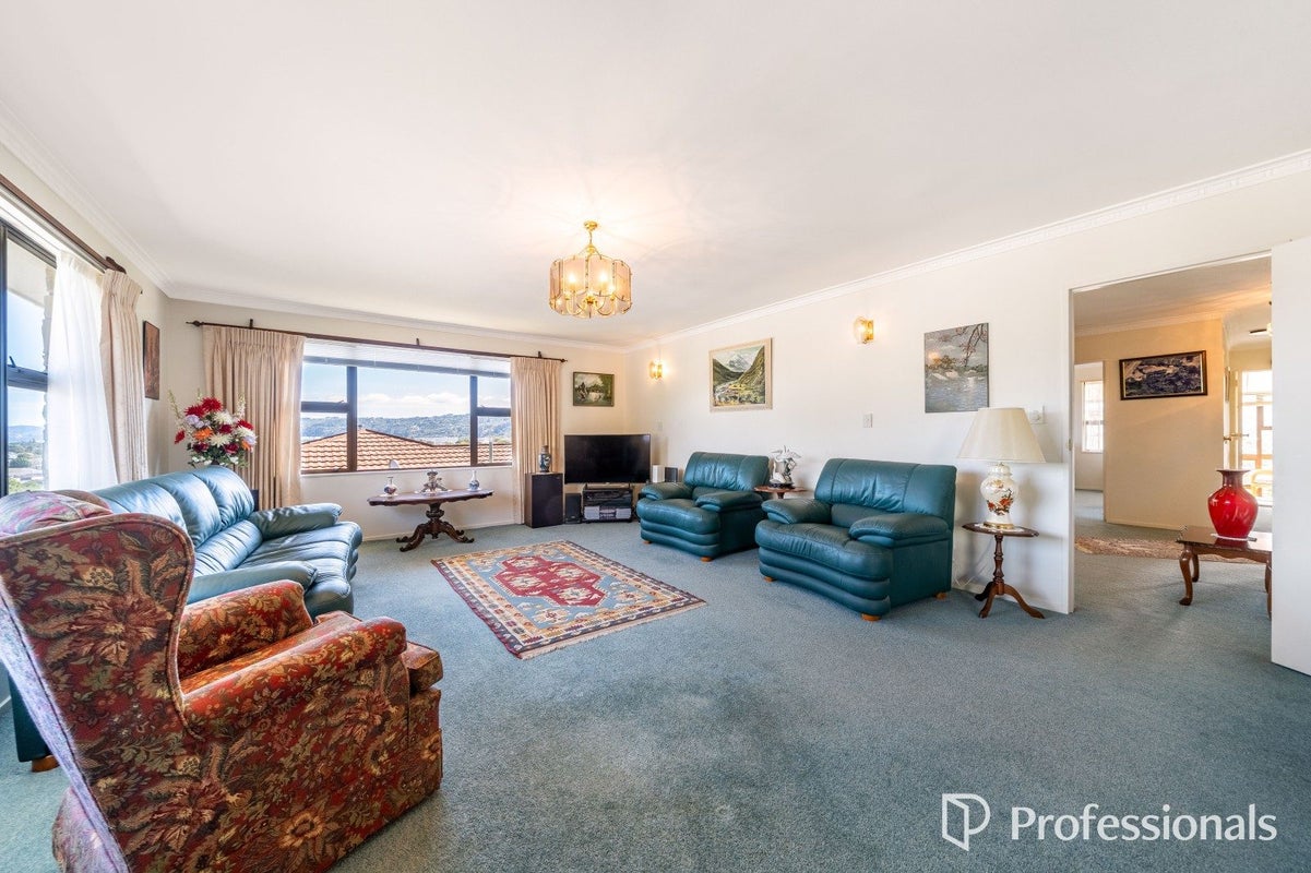 7 Summit Road, Fairfield, Lower Hutt - Carousel 2