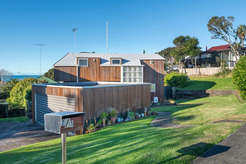 2/1 Argyle Road, Browns Bay, Auckland - Carousel 1