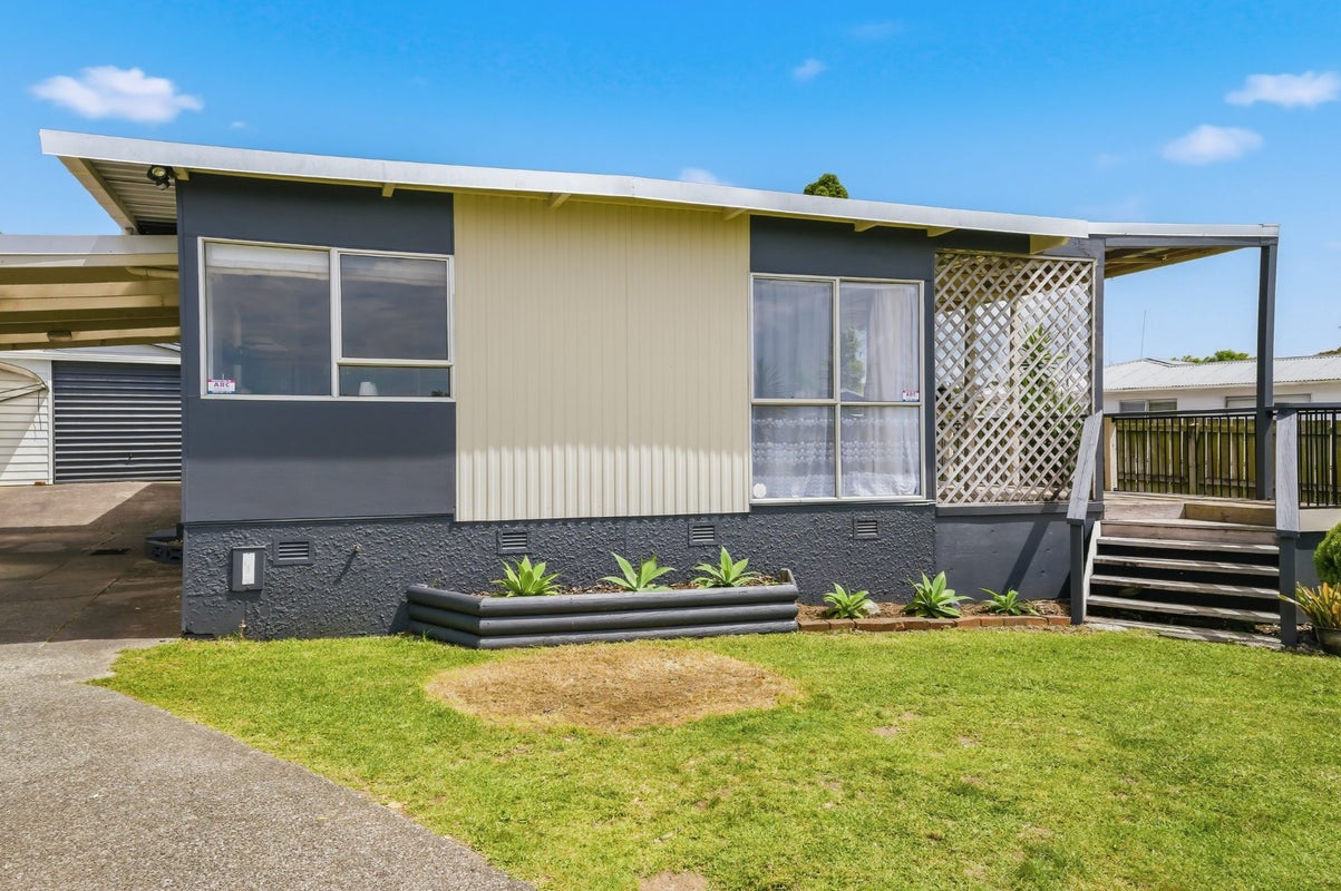 9 Paramount Parade, Tikipunga, Whangarei - Carousel 24