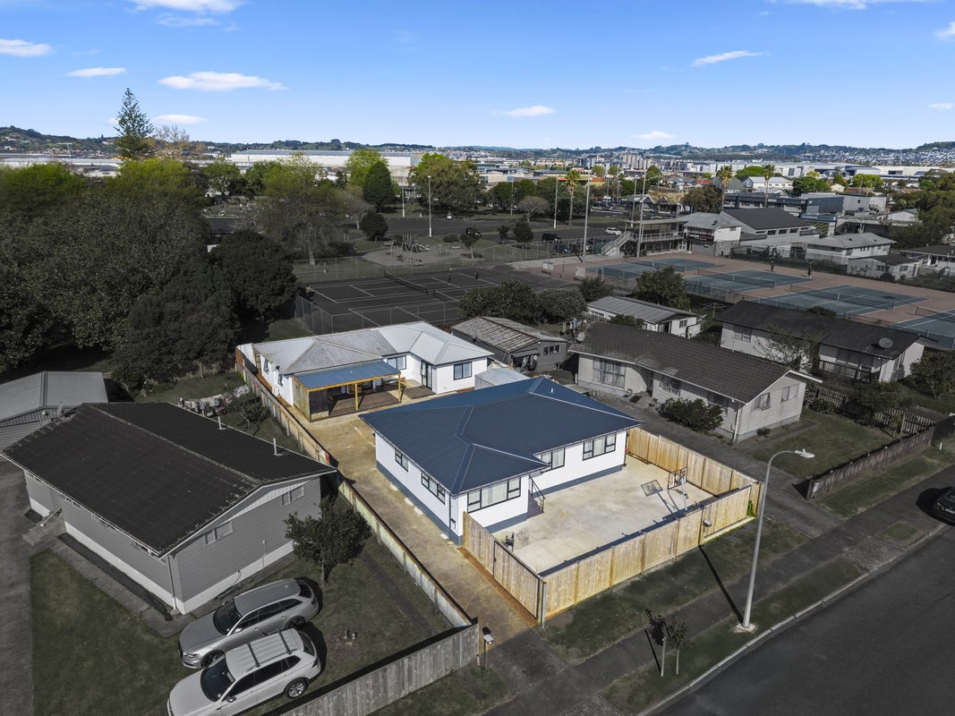 18 Dairy Road, Otara, Auckland - Carousel 1