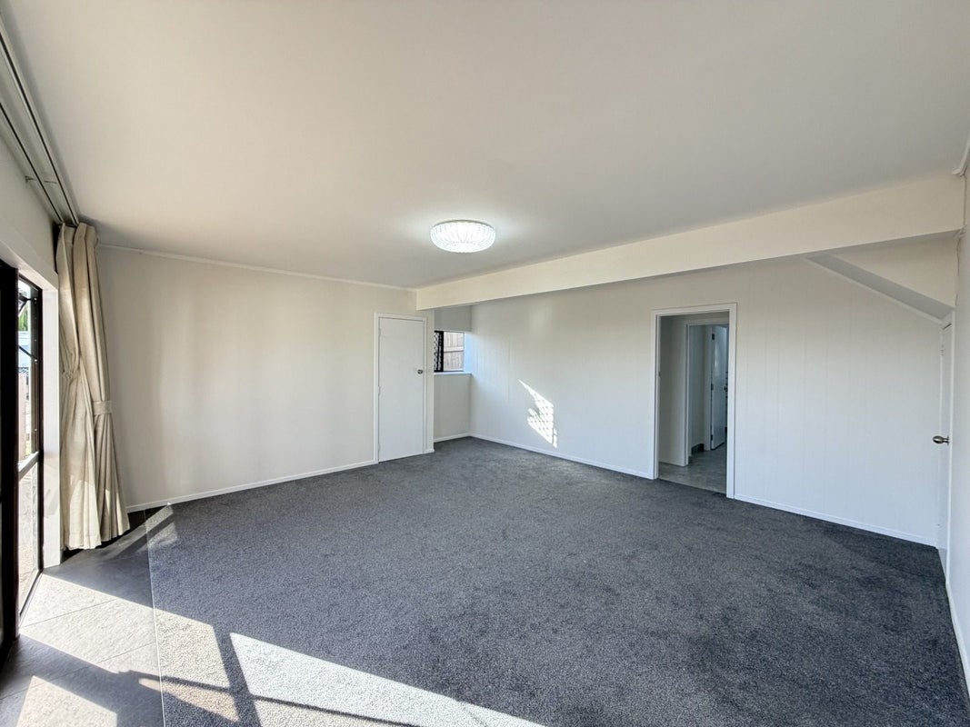 5 Lilford Place, Half Moon Bay, Auckland - Carousel 2