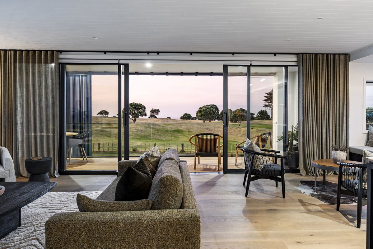 6 Puni Street, Fitzroy, New Plymouth - Carousel 2