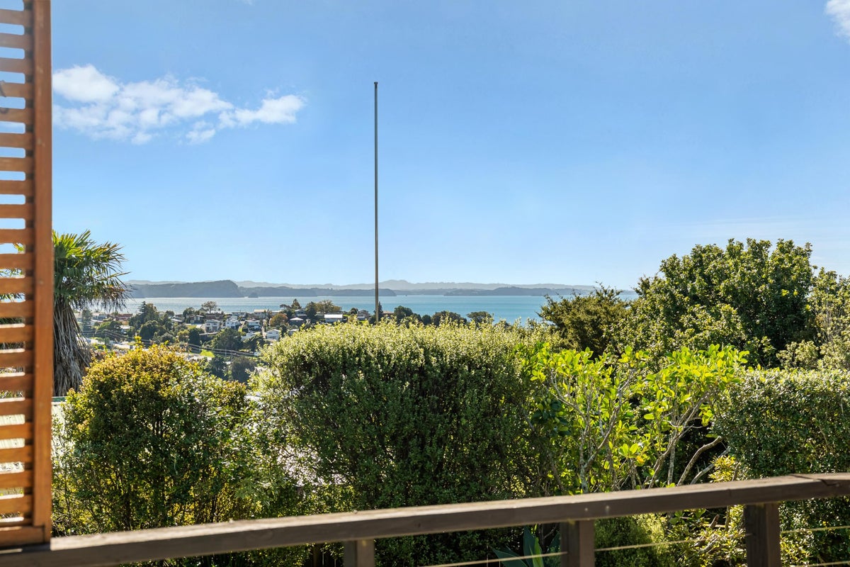 93 Wade River Road, Stanmore Bay, Whangaparaoa - Carousel 2