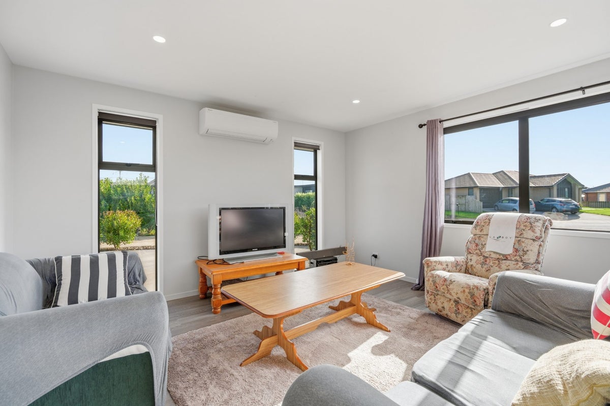 11 Kekewai Place, Tikipunga, Whangarei - Carousel 2