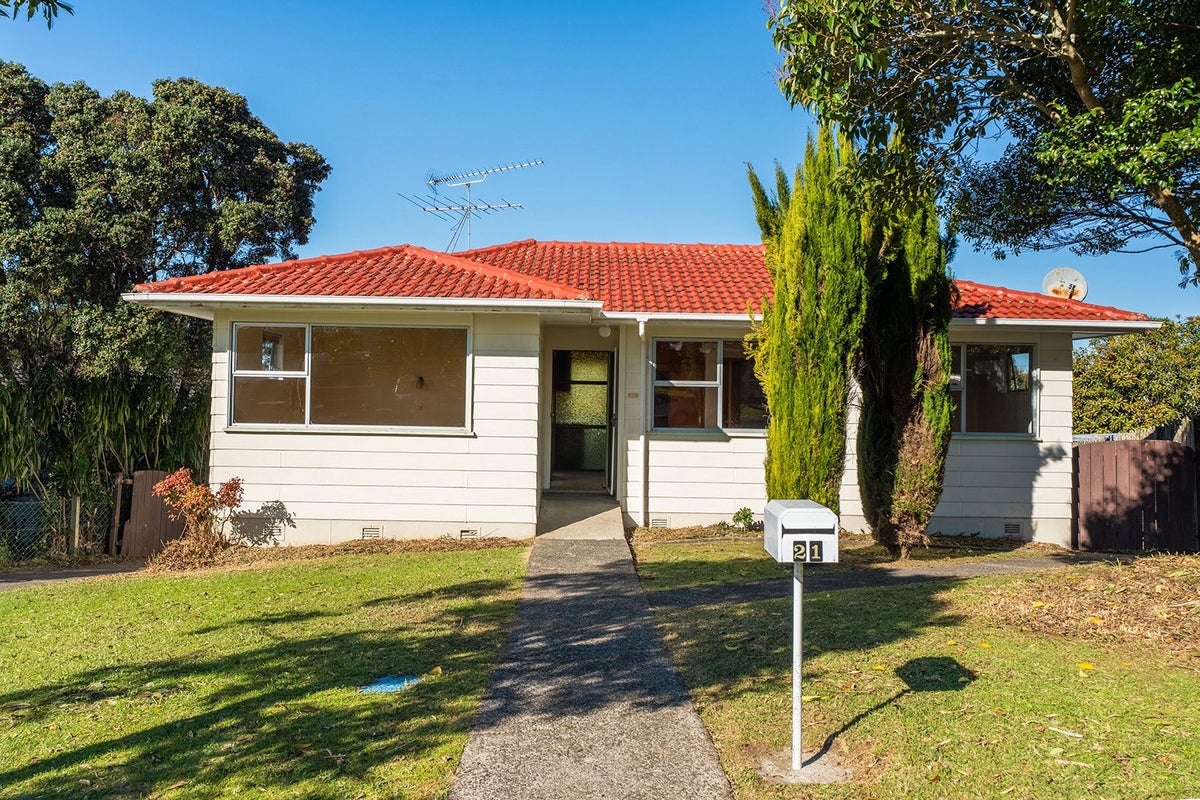 21 Felgrove Street, Glendene, Auckland - Carousel 1