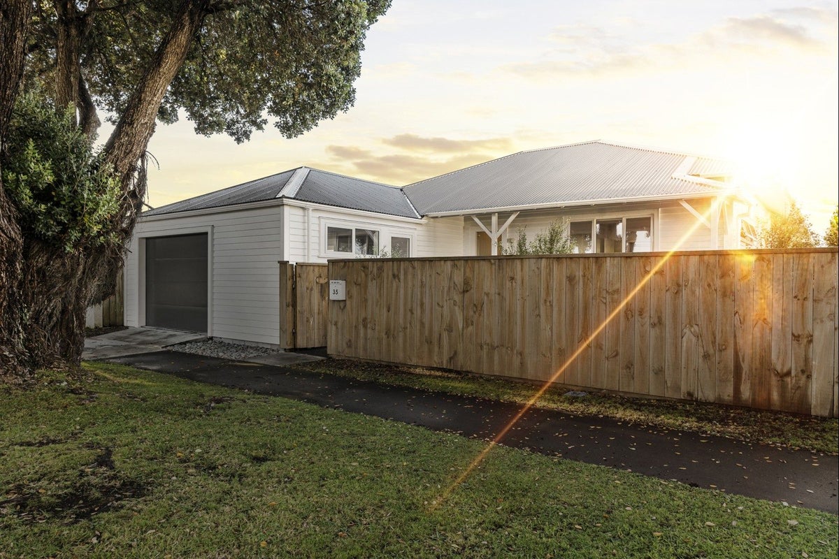 35 Richmond Street, Fitzroy, New Plymouth - Carousel 2