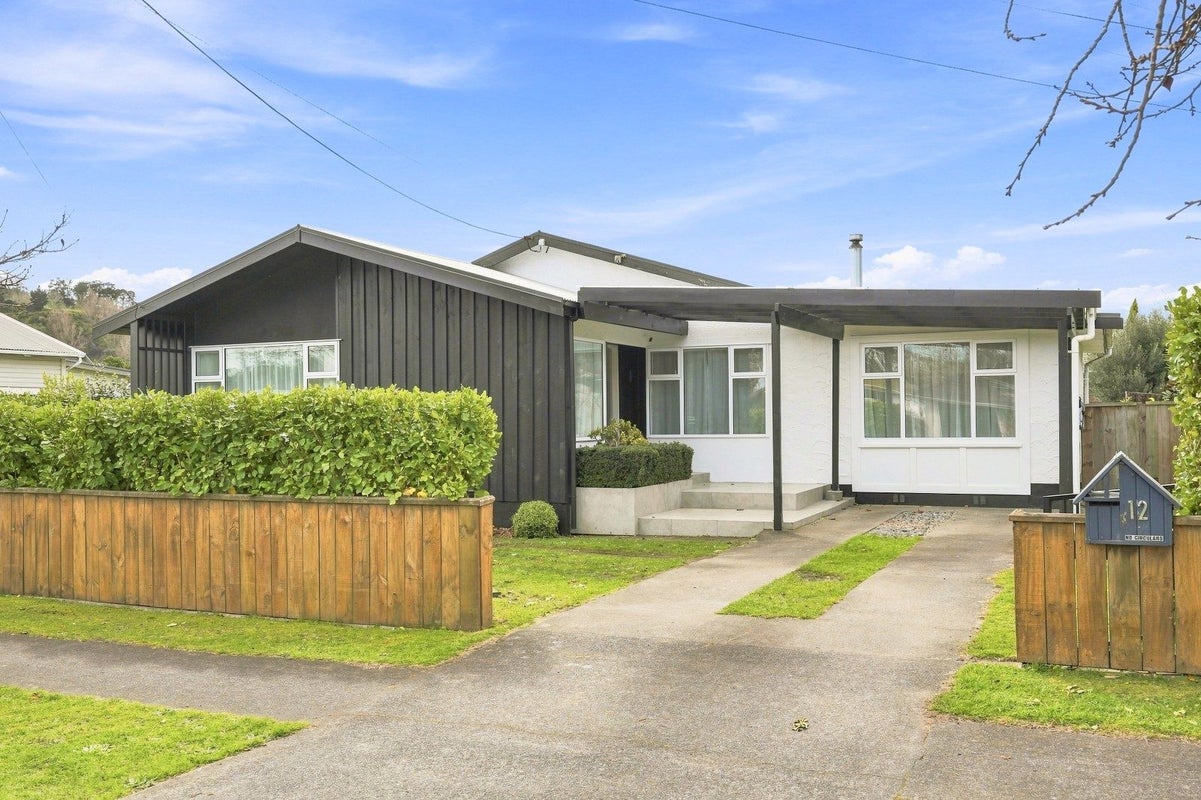 12 Cumbrae Place, Aramoho, Whanganui - Carousel 1
