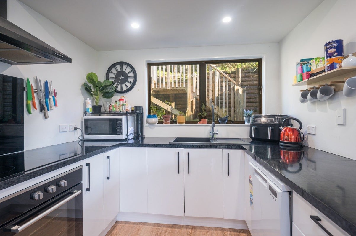 90 Russell Street, Stepneyville, Nelson - Carousel 2