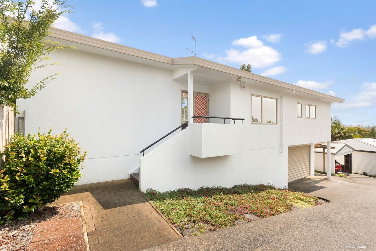 2/213 Rangatira Road, Beach Haven, Auckland - Carousel 1