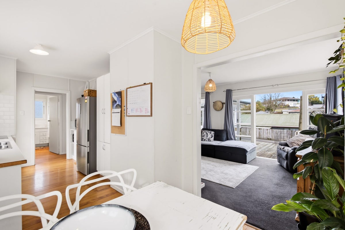 1/127 Elizabeth Street, Tauhara, Taupo - Carousel 2