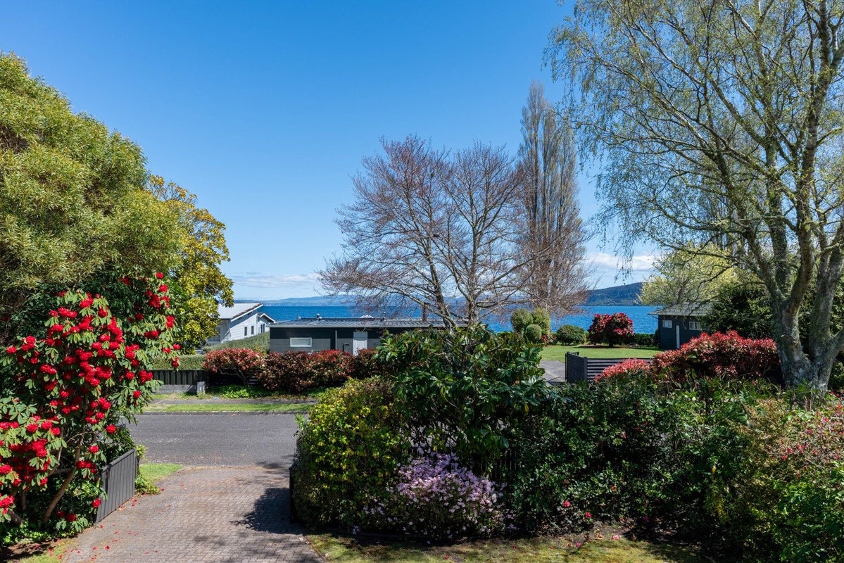 20 Keitha Place, Kinloch, Taupō - Carousel 1