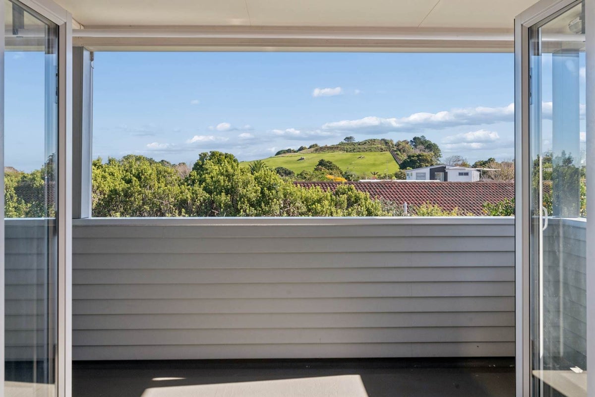 351 Bucklands Beach Road, Bucklands Beach, Auckland - Carousel 1