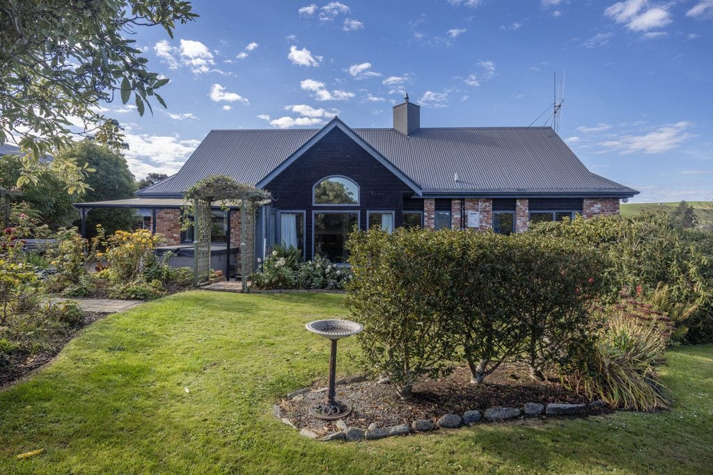 22 Jessop Street, South Hill, Oamaru - Carousel 1