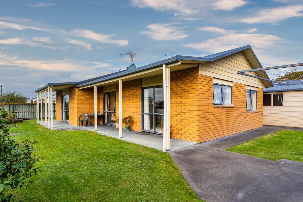 8A Brian Bary Street, Redwoodtown, Blenheim - Carousel 1