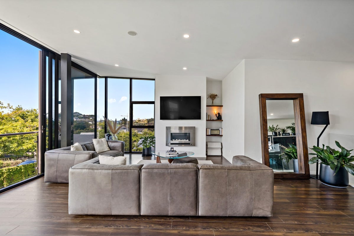 5 Remuremu Street, Long Bay, Auckland - Carousel 2