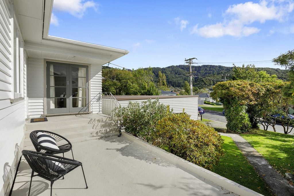 9 Holland Street, Wainuiomata, Lower Hutt - Carousel 2