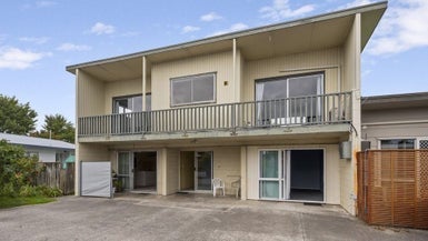 2/804 St Aubyn Street East, Parkvale, Hastings - Carousel 1