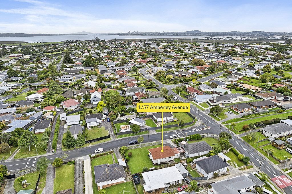 1/57 Amberley Avenue, Te Atatu South, Auckland - Carousel 16
