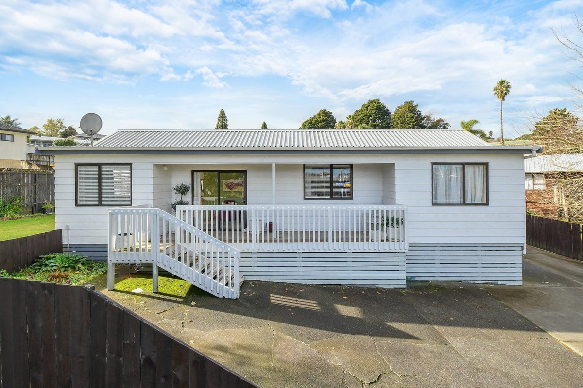 11A Cape Hill Road, Pukekohe, Pukekohe - Carousel 1