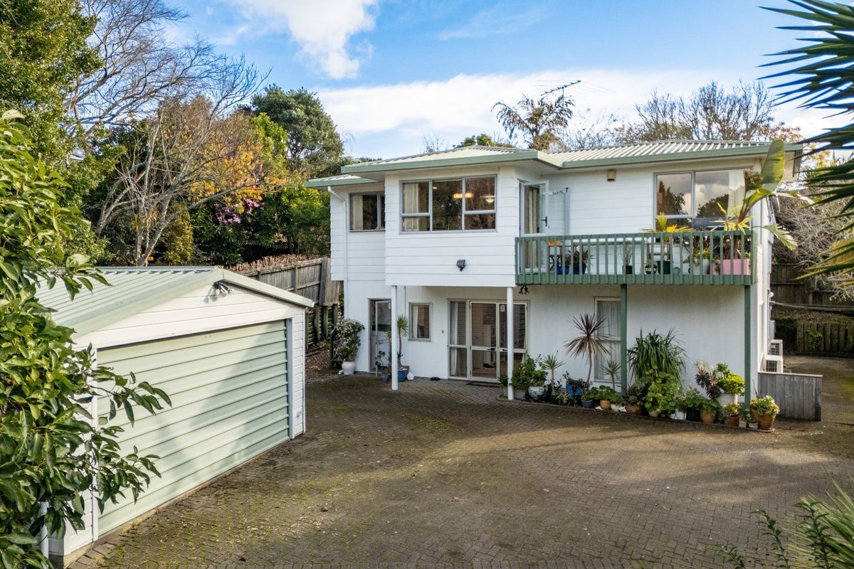 24 Fordham Street, Beach Haven, Auckland - Carousel 1