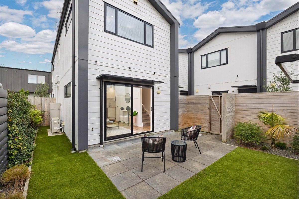 22A Graham Avenue, Te Atatu Peninsula, Auckland - Carousel 2
