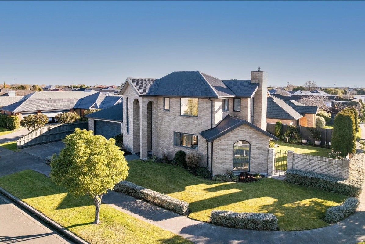 23 Cassinia Gardens, Aidanfield, Christchurch - Carousel 1