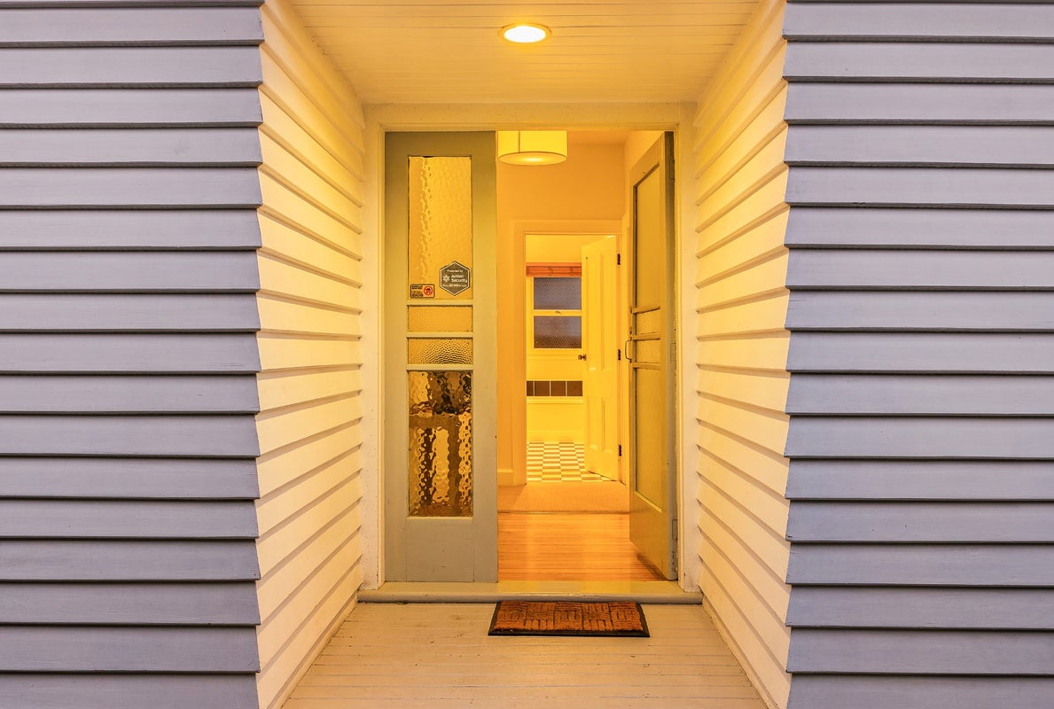 20 Birdwood Avenue, Beckenham, Christchurch - Carousel 2