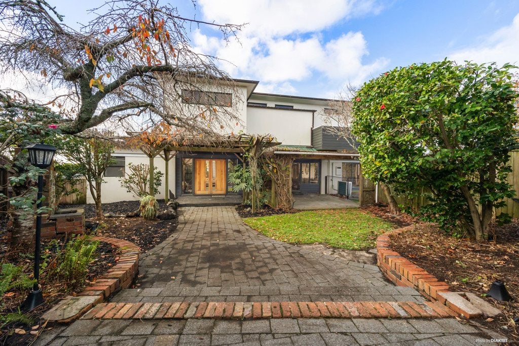 1 Thornhill Place, Glendowie, Auckland City, Auckland - Carousel 2