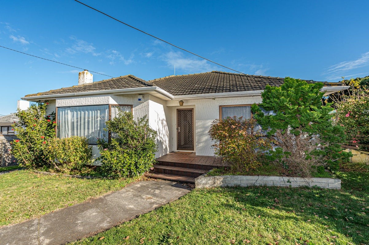 17 Puriri Street, Gonville, Whanganui - Carousel 1