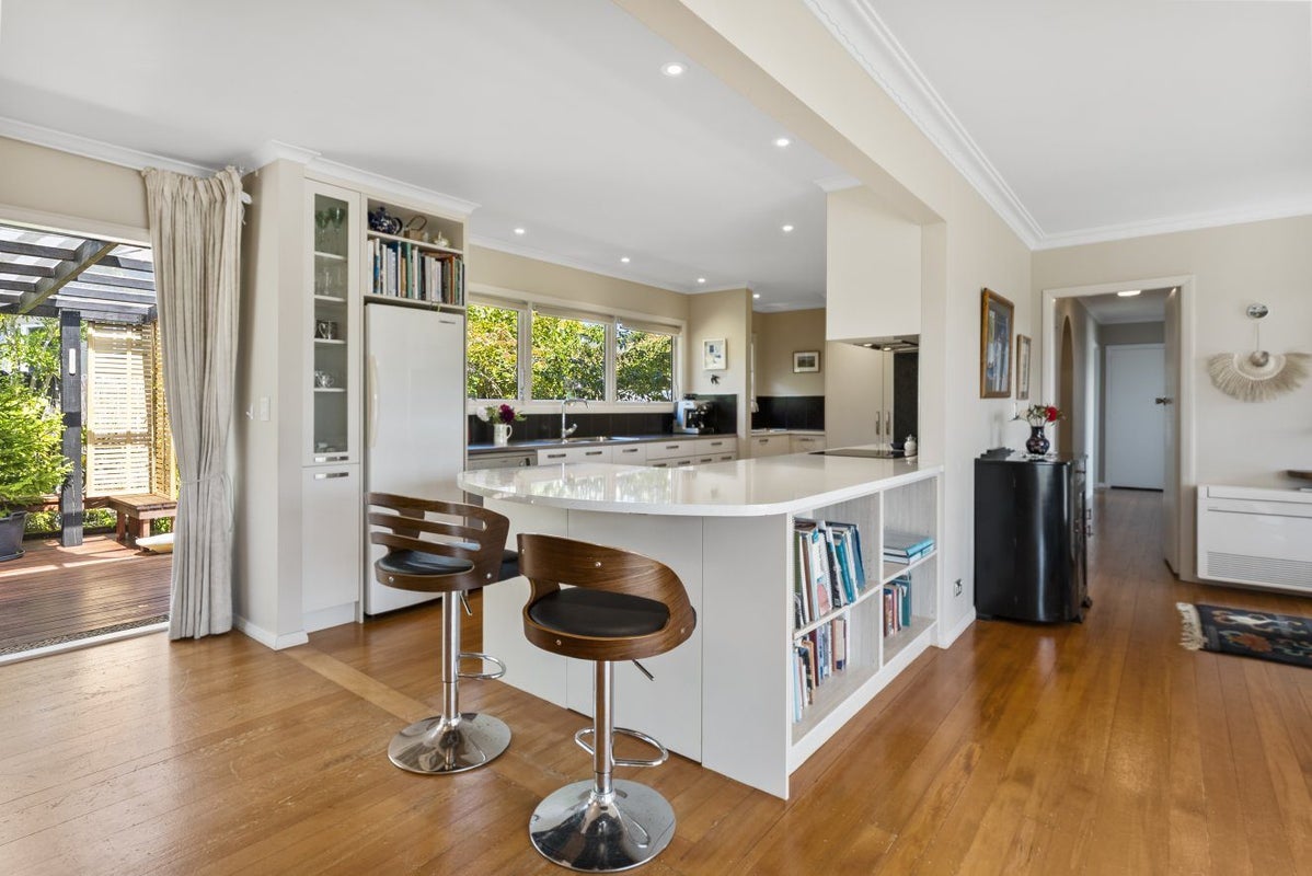 25 Churchill Avenue, Richmond, Richmond - Carousel 2