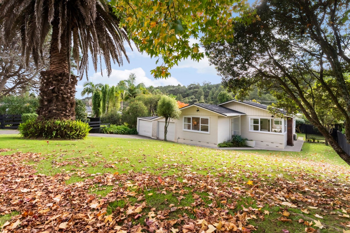 6 Vandeleur Avenue, Birkdale, Auckland - Carousel 1