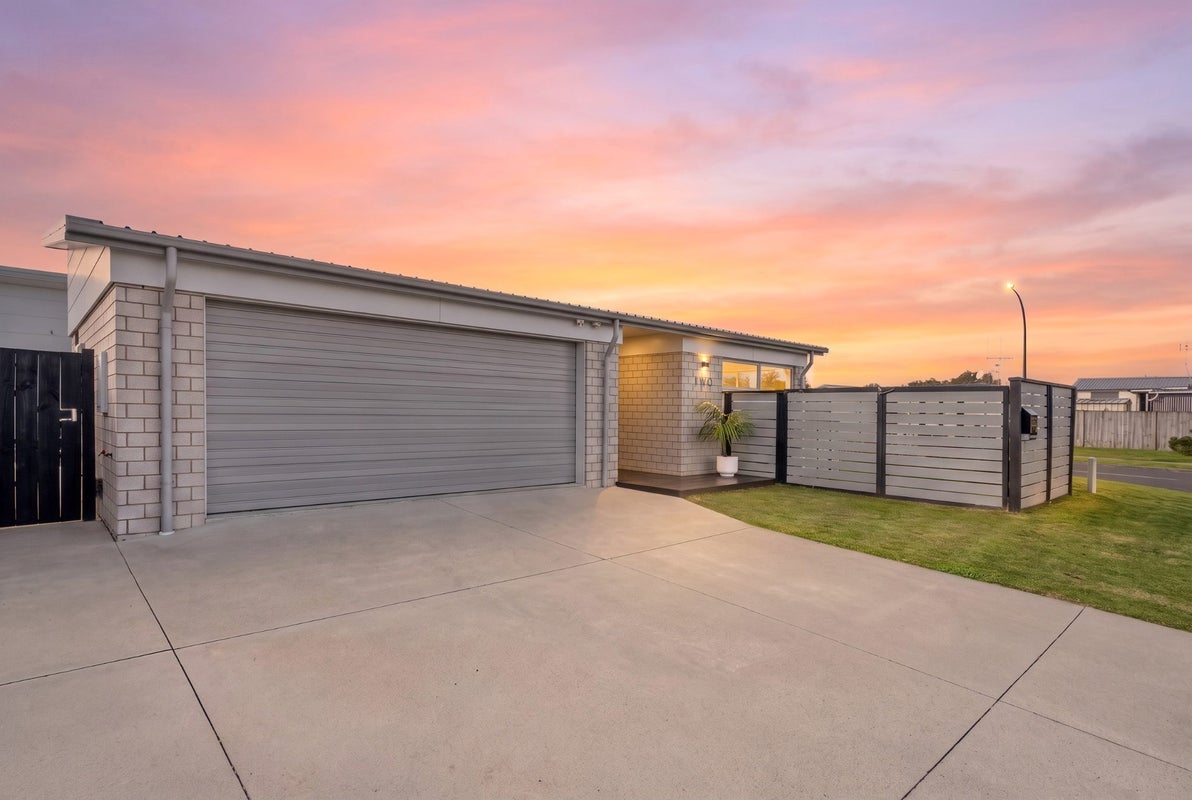 2 Butterworth Crescent, Papamoa Beach, Papamoa - Carousel 1