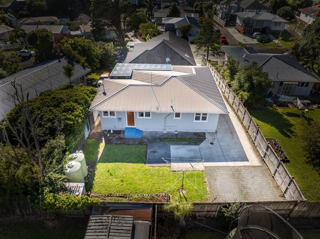 40 Caronia Crescent, Lynfield, Auckland - Carousel 1