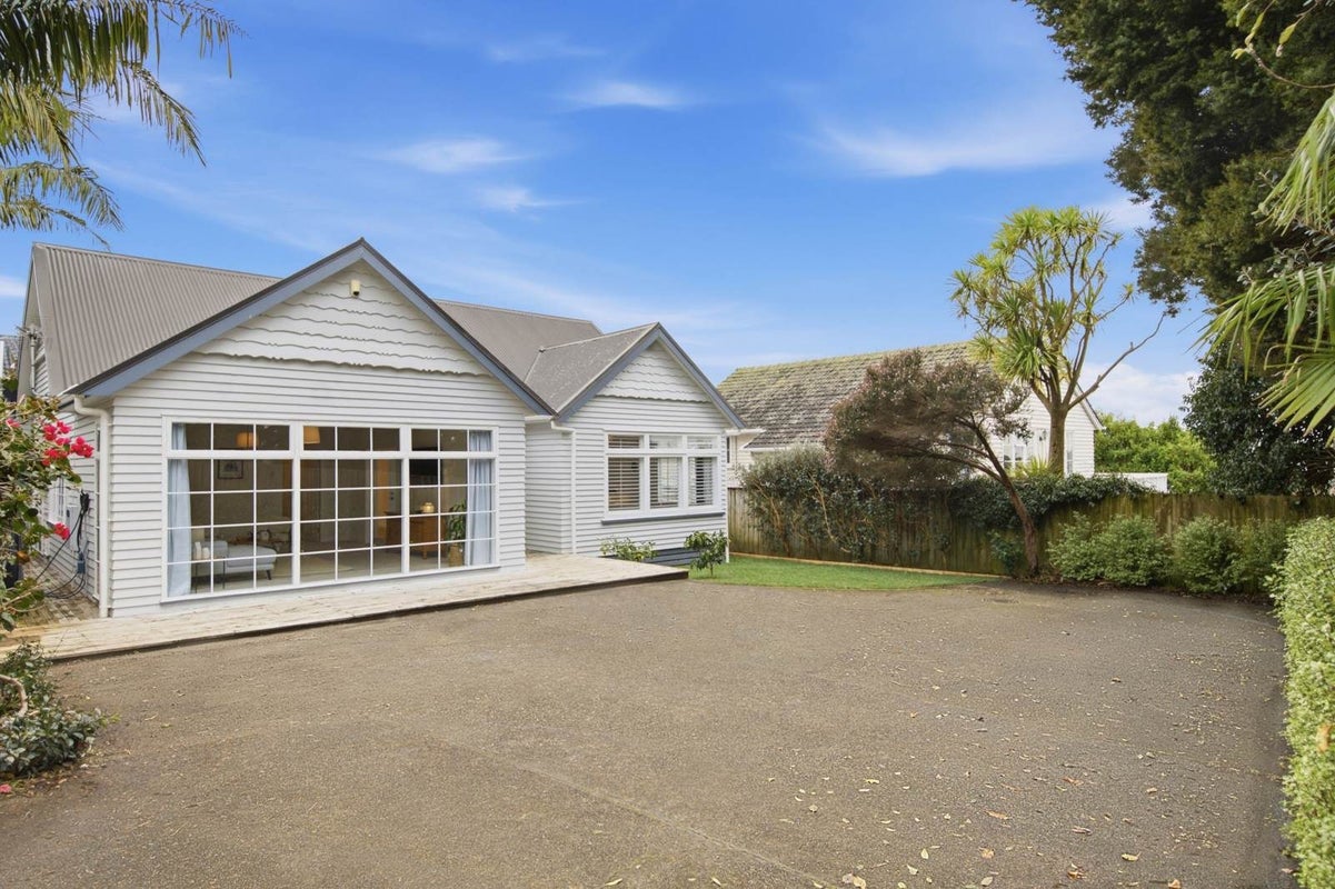 16A Powell Street, Avondale, Auckland - Carousel 1