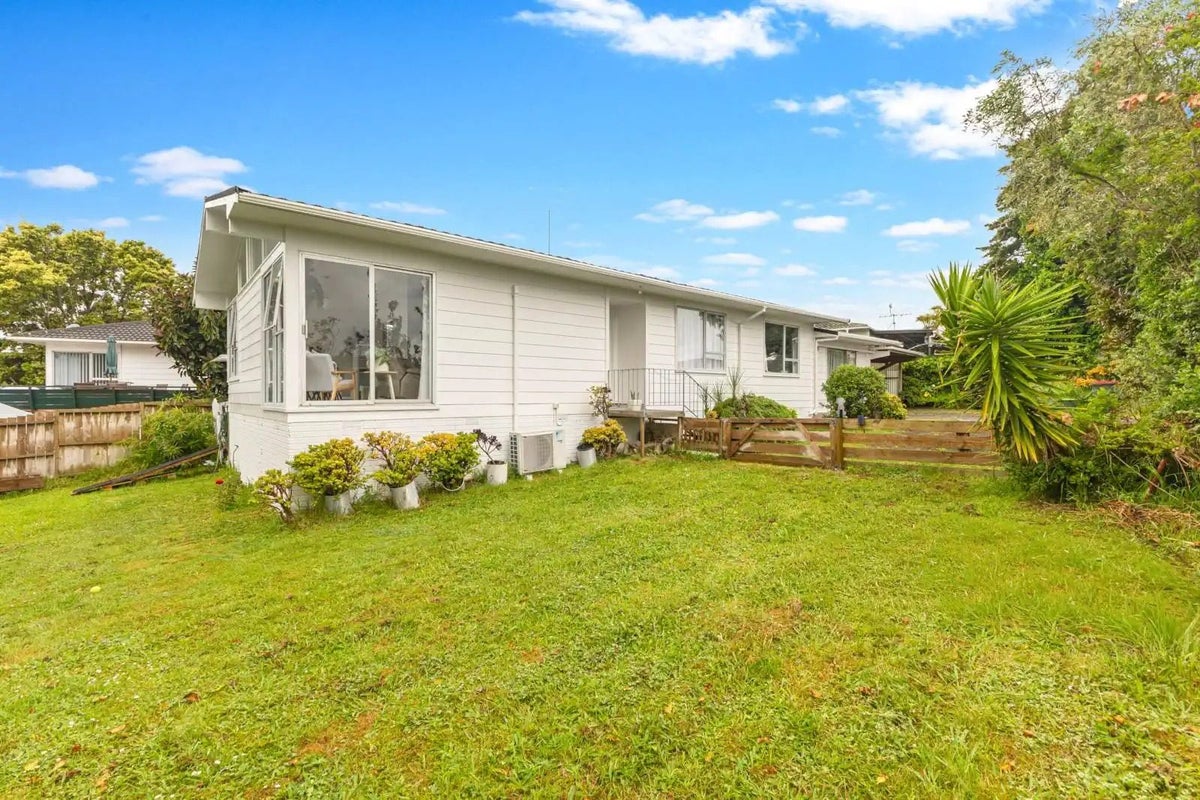 1 Blanche Way, Half Moon Bay, Auckland - Carousel 1
