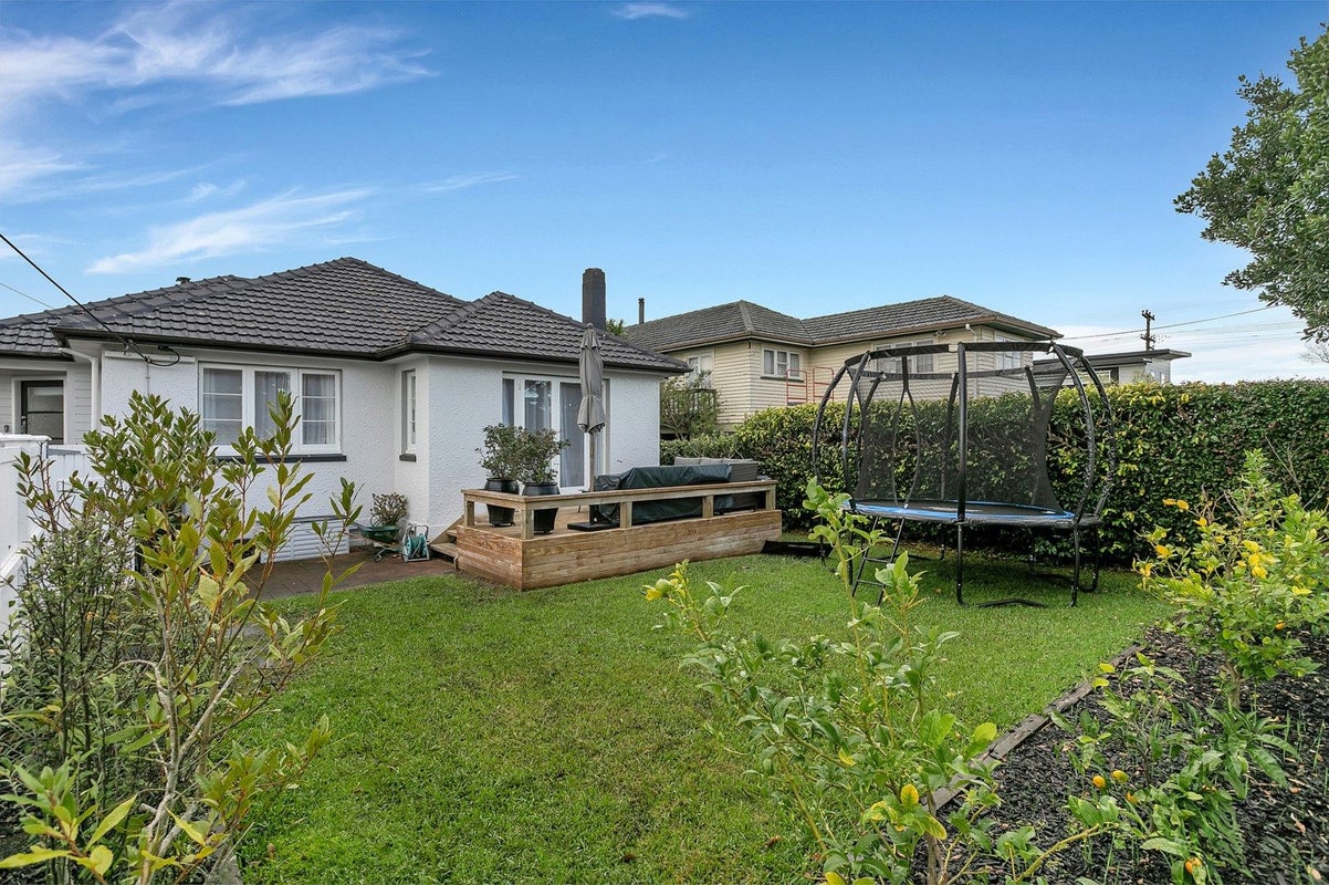 4 Birkley Road, Bayswater, Auckland - Carousel 1