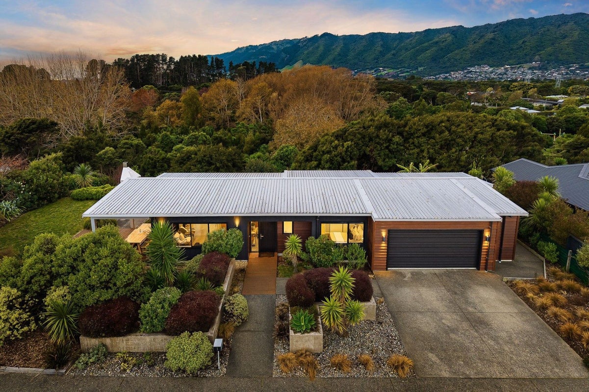 3 Te Heke Place, Waikanae, Kapiti Coast, Wellington - Carousel 1