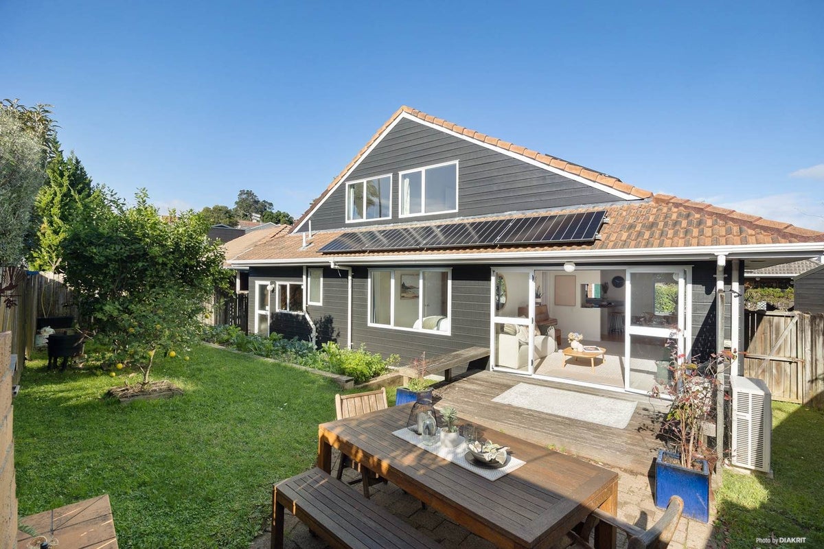 2/11 Lonsdale Street, Ellerslie, Auckland - Carousel 1