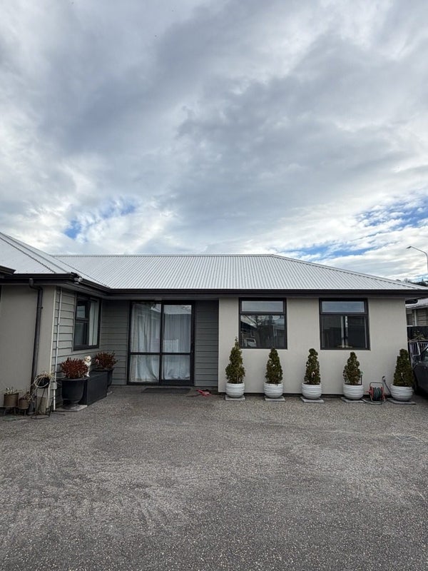70 Fitzroy Street, Caversham, Dunedin - Carousel 1