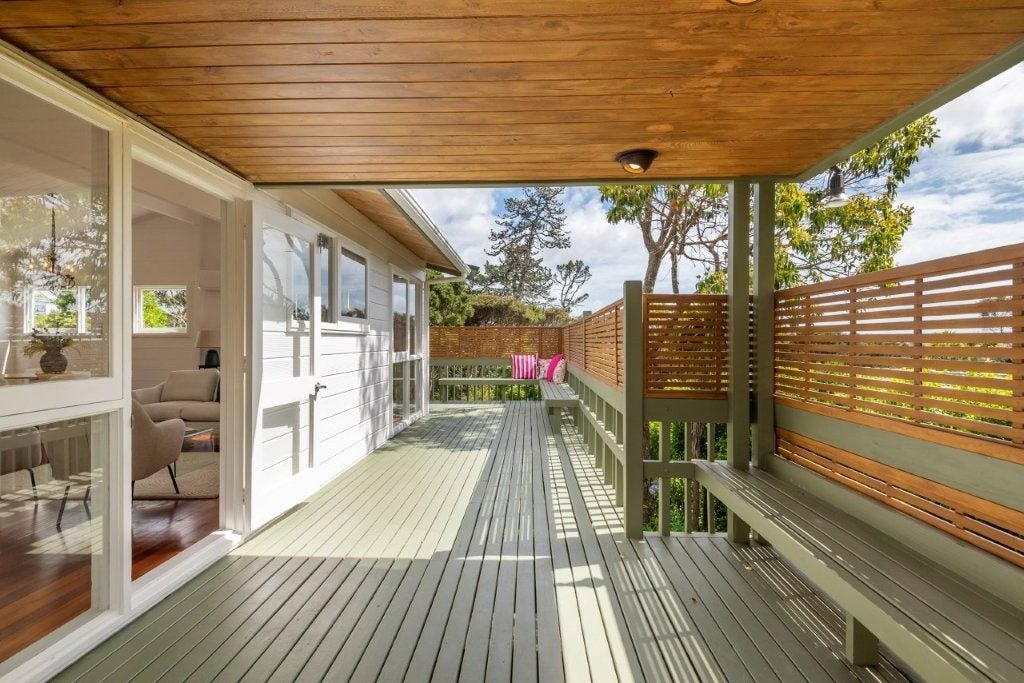 7 Tranquil Glade, Hillcrest, Auckland - Carousel 2