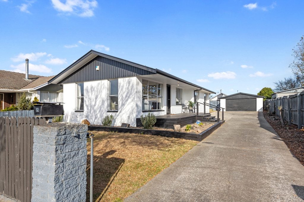 25 Heathglen Avenue, Parklands, Christchurch - Carousel 1